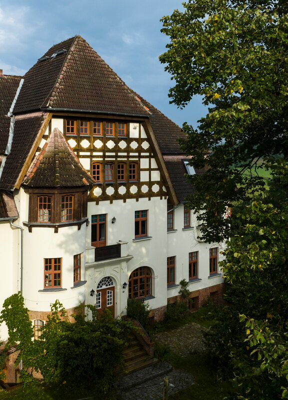 Gut Alt Necheln Blick durch die Bäume