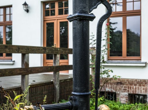 Gut Alt Necheln Wasserpumpe im Garten